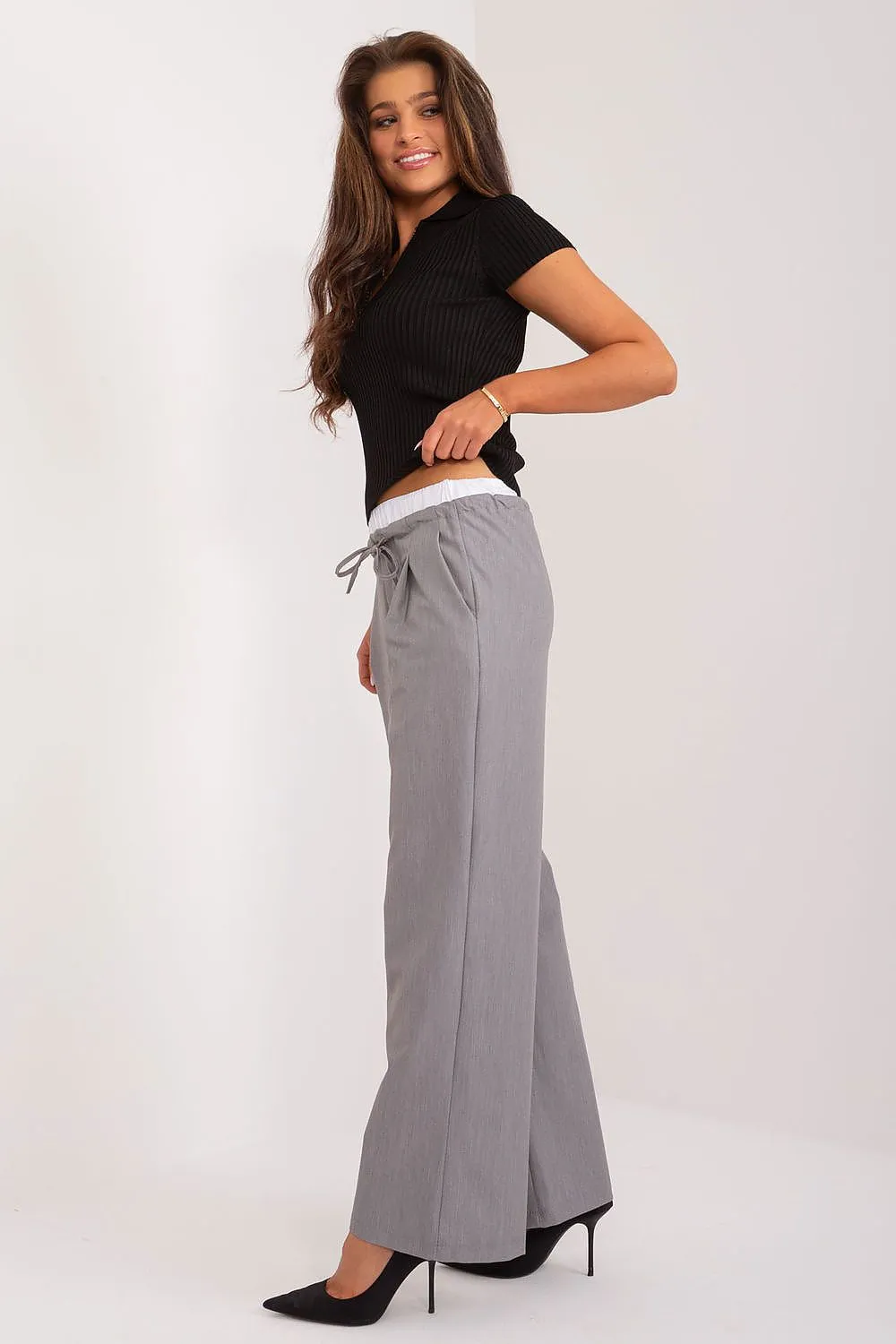 Women trousers model 196172 Italy Moda